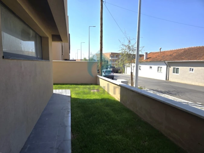 Moradia T3 para Venda em Madalena Foto 9