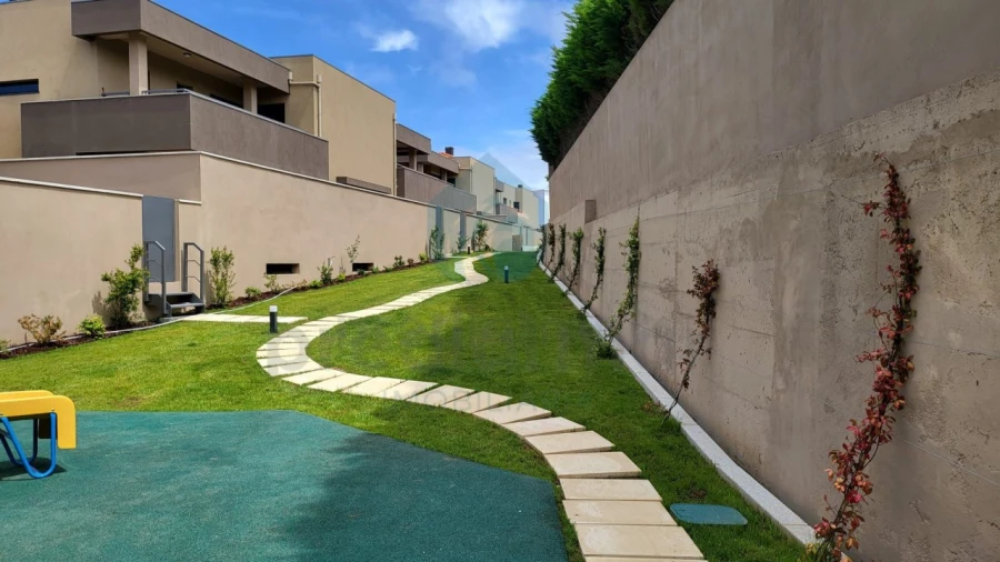 Moradia T3 para Venda em Madalena Foto 15