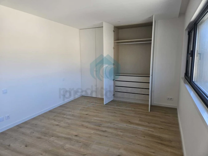 Moradia T3 para Venda em Madalena Foto 48