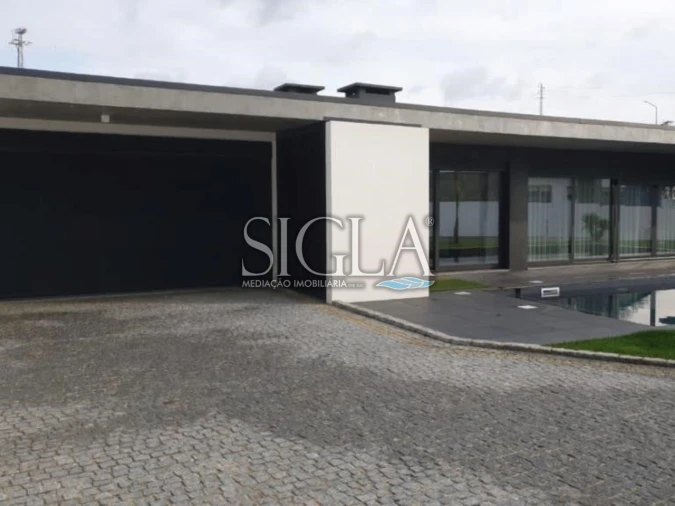 Moradia T3 para Venda em Arcozelo Foto 3