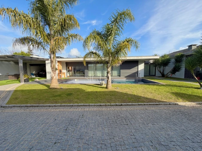 Moradia T3 para Venda em Arcozelo Foto 5