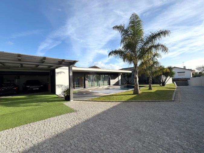 Moradia T3 para Venda em Arcozelo Foto 6