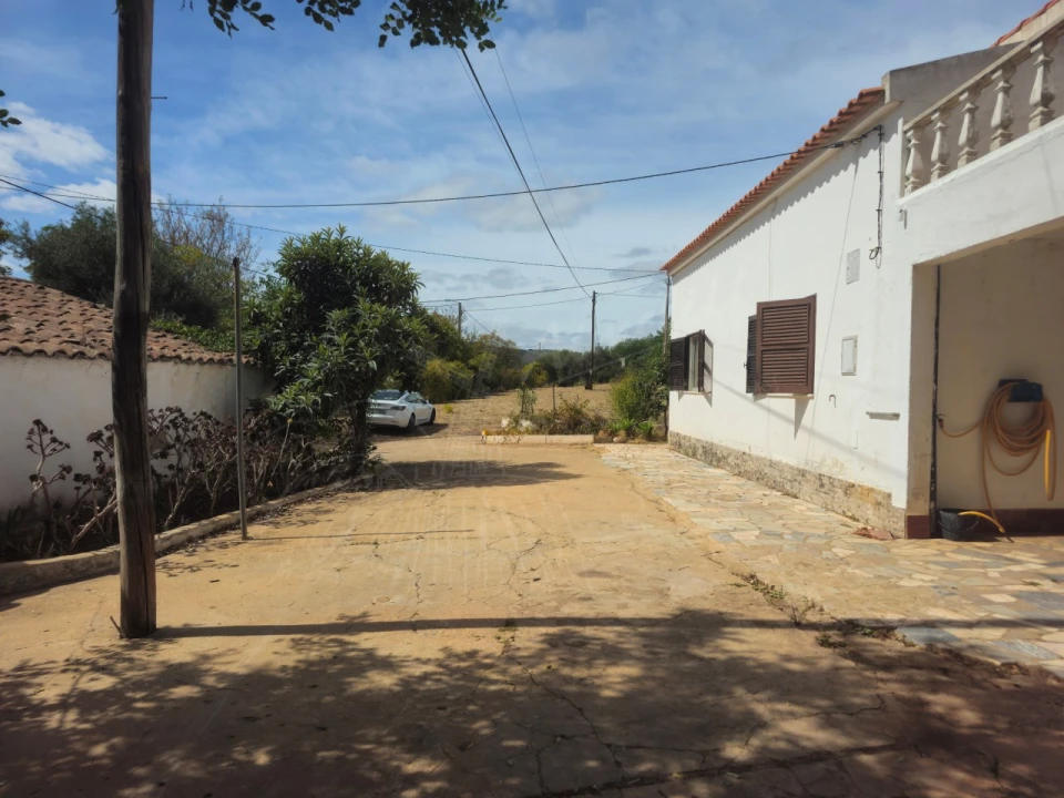 Quinta T6 para Venda em Santa Catarina da Fonte do Bispo Foto 35