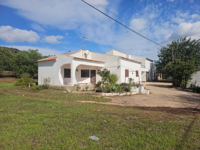 Quinta T6 para Venda em Santa Catarina da Fonte do Bispo Foto 1