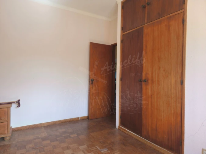 Quinta T6 para Venda em Santa Catarina da Fonte do Bispo Foto 13