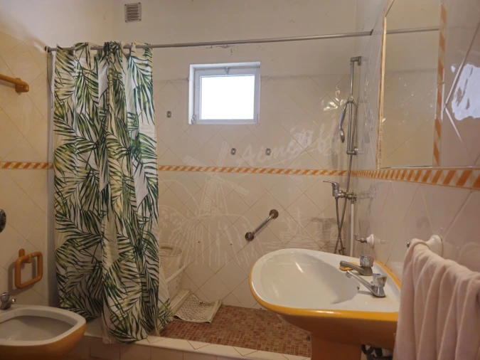 Quinta T6 para Venda em Santa Catarina da Fonte do Bispo Foto 16