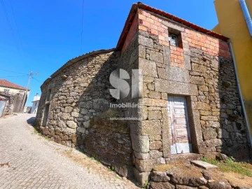 Moradia para Venda em Constantim e Vale de Nogueiras