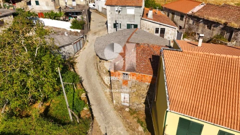 Moradia para Venda em Constantim e Vale de Nogueiras
