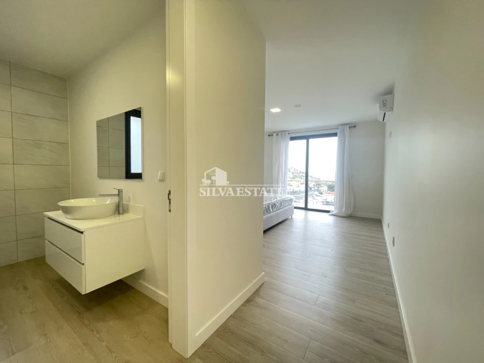 Moradia T3 para Venda em Ribeira Brava Foto 9