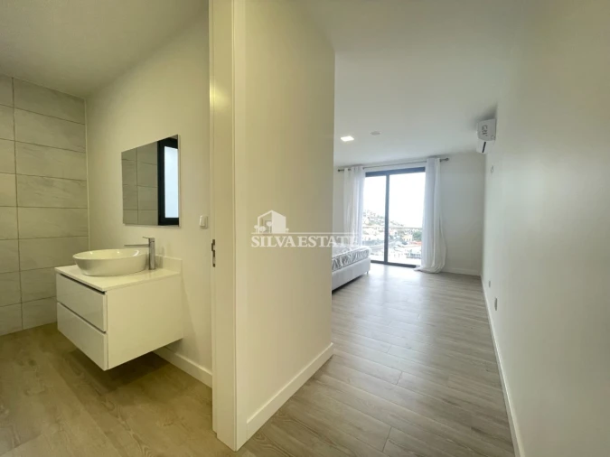 Moradia T3 para Venda em Ribeira Brava Foto 9