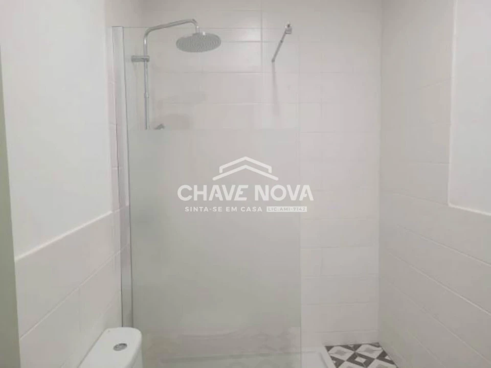 Apartamento T3 para Arrendamento em Santo António Foto 7