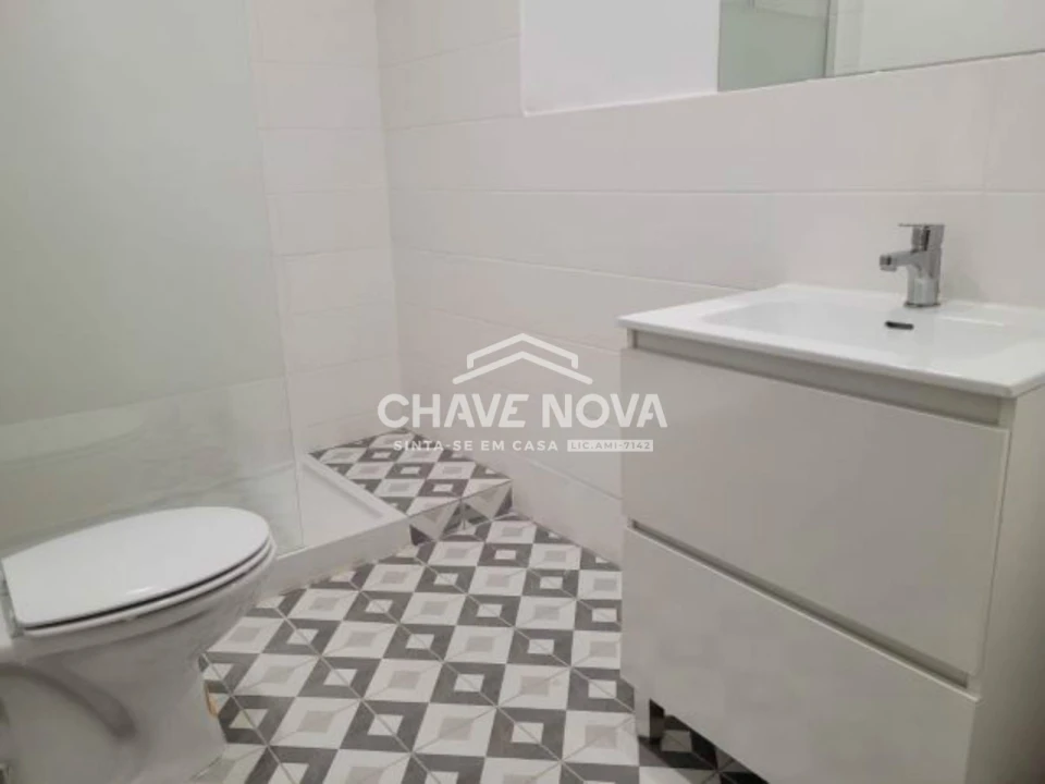 Apartamento T3 para Arrendamento em Santo António Foto 14