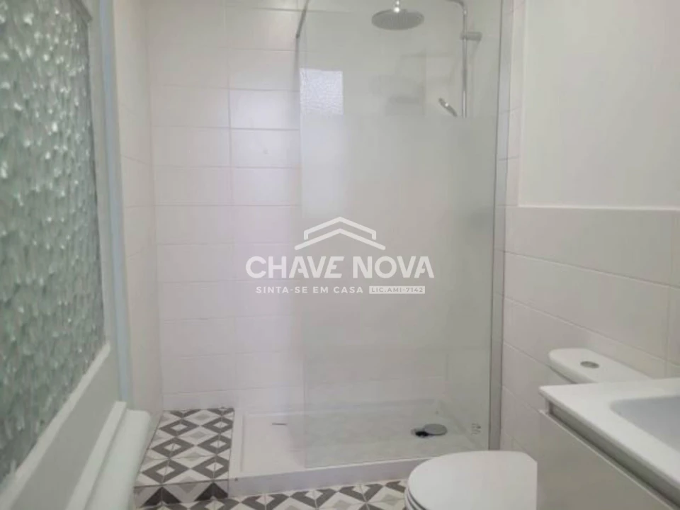 Apartamento T3 para Arrendamento em Santo António Foto 23
