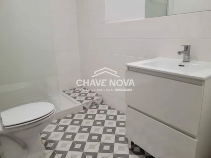 Apartamento T3 para Arrendamento em Santo António Foto 14
