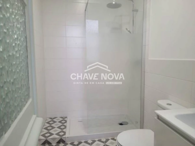 Apartamento T3 para Arrendamento em Santo António Foto 23