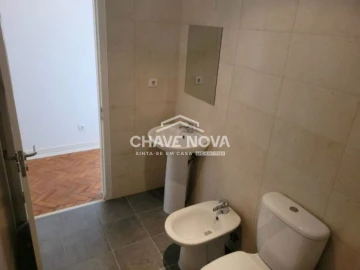 Apartamento T2 para Arrendamento em Santo António