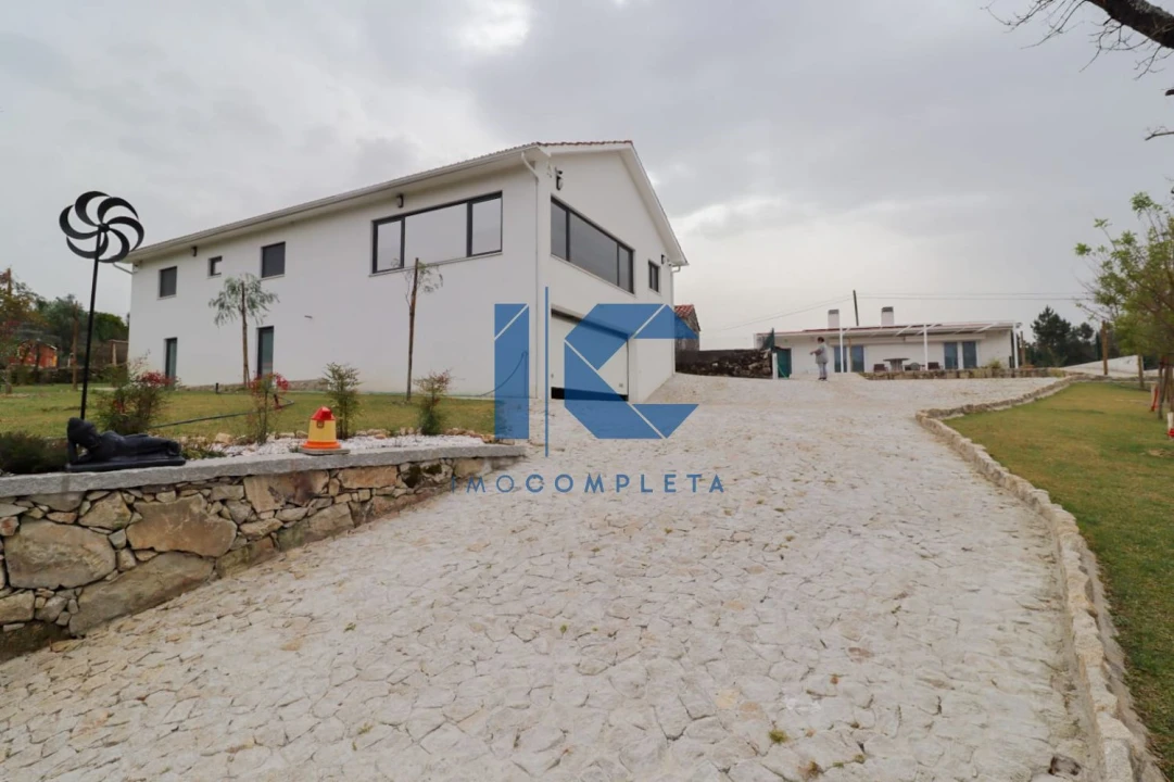 Moradia T3 para Venda em Préstimo e Macieira de Alcoba Foto 1