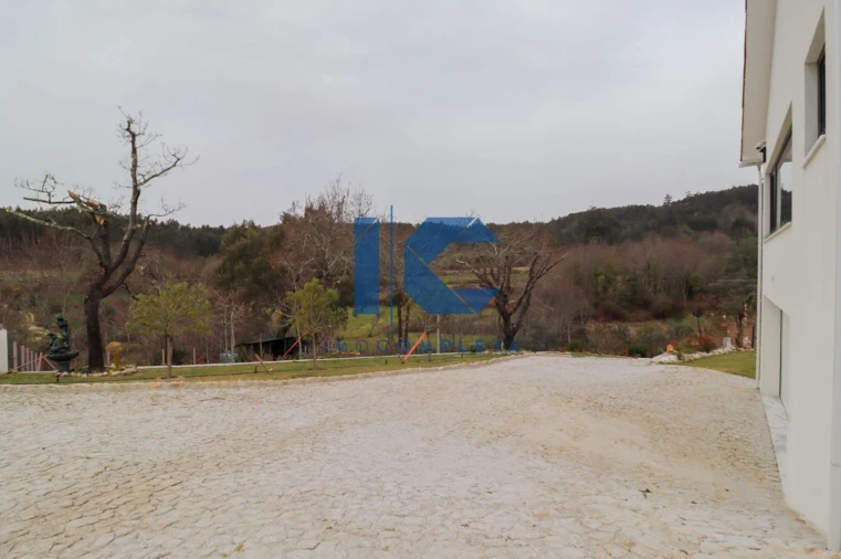 Moradia T3 para Venda em Préstimo e Macieira de Alcoba Foto 23