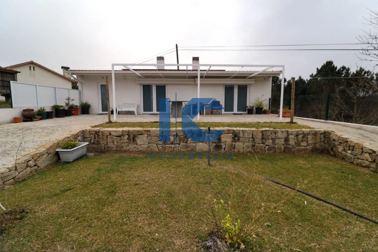 Moradia T3 para Venda em Préstimo e Macieira de Alcoba Foto 2