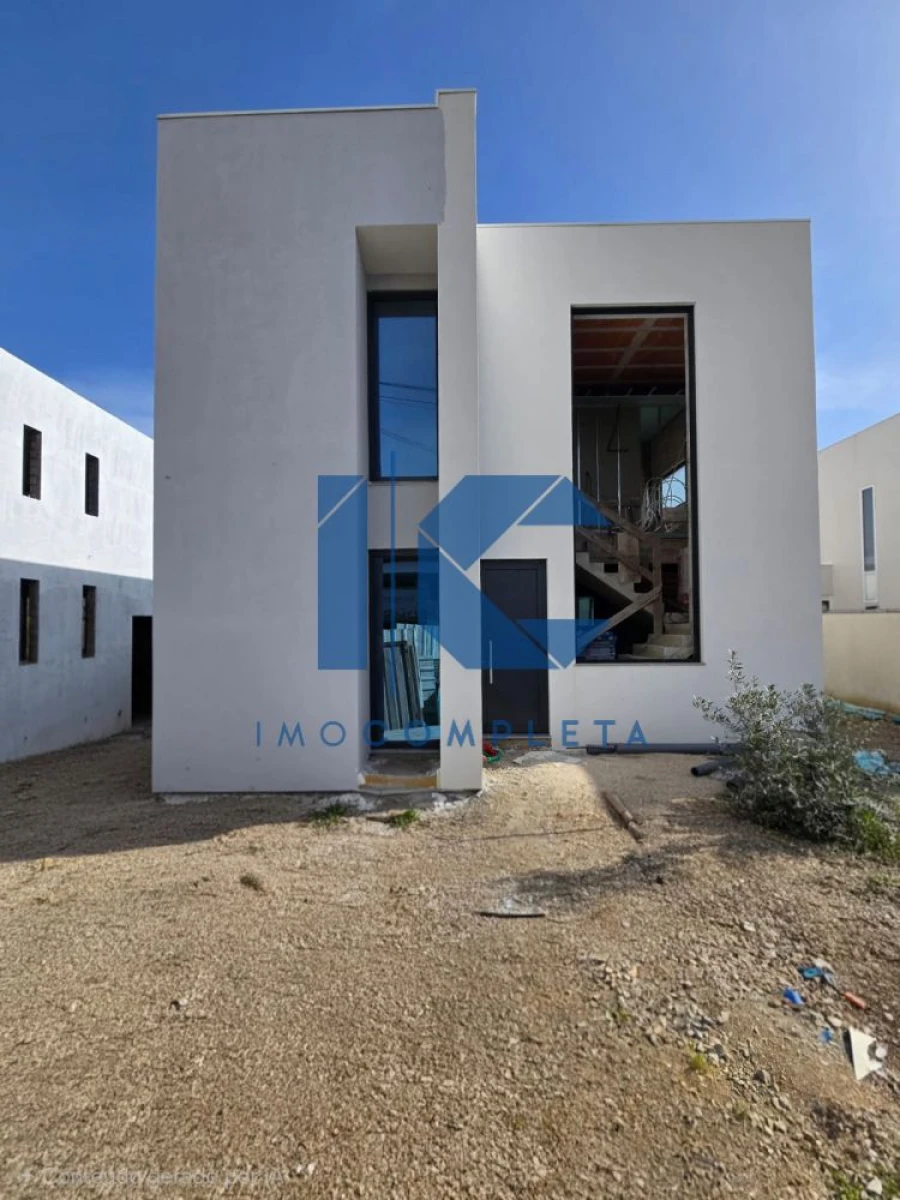 Moradia T3 para Venda em Aguada de Cima Foto 2