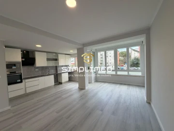 Apartamento T2 para Venda em Oeiras e São Julião da Barra, Paço de Arcos e Caxias