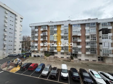 Apartamento T2 para Venda em Oeiras e São Julião da Barra, Paço de Arcos e Caxias