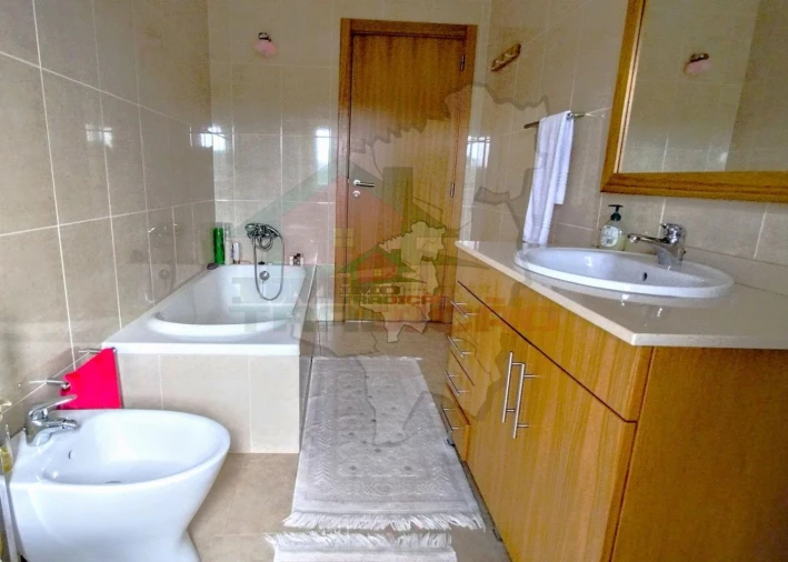 Moradia T3 para Venda em Vila de Rei Foto 18