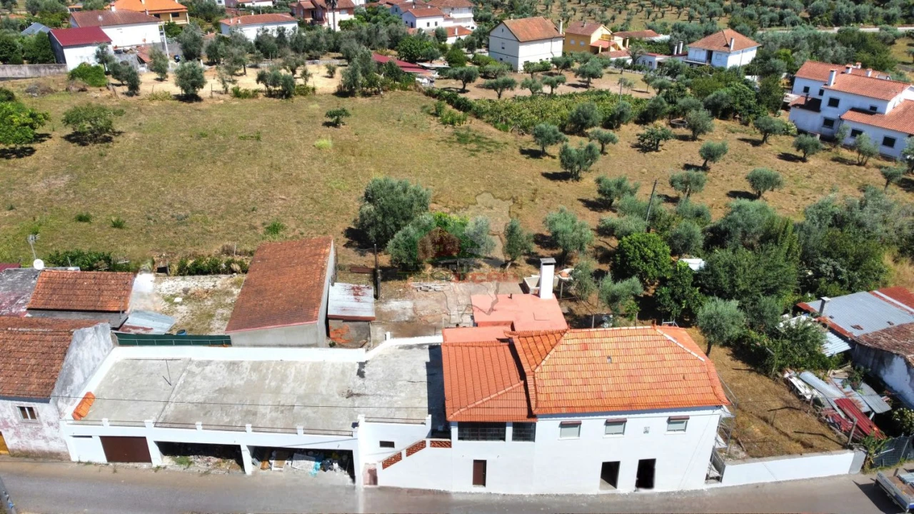 Moradia T3 para Venda em Cernache do Bonjardim, Nesperal e Palhais Foto 1