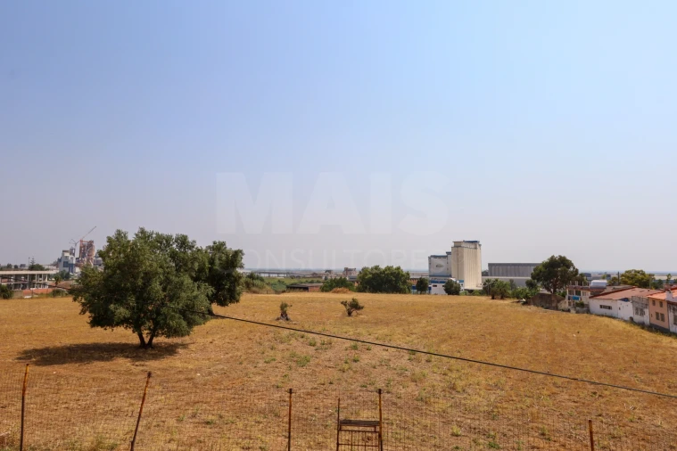 Moradia T2 para Venda em Alverca do Ribatejo e Sobralinho Foto 2