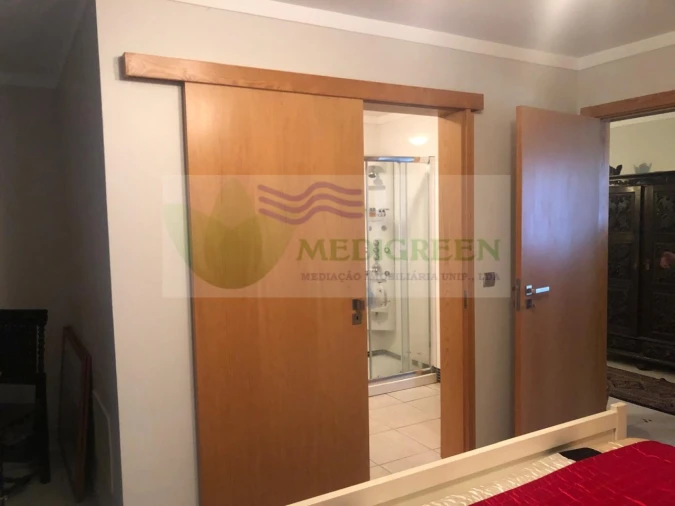 Moradia T4 para Venda em Roge Foto 8