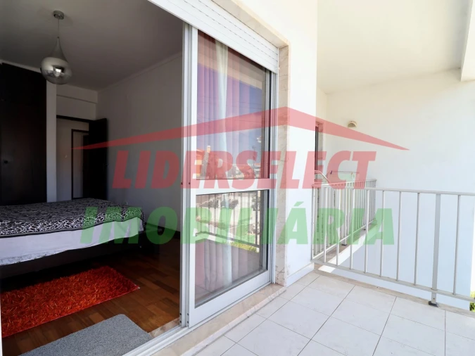 Moradia T4 para Venda em A dos Cunhados e Maceira Foto 8