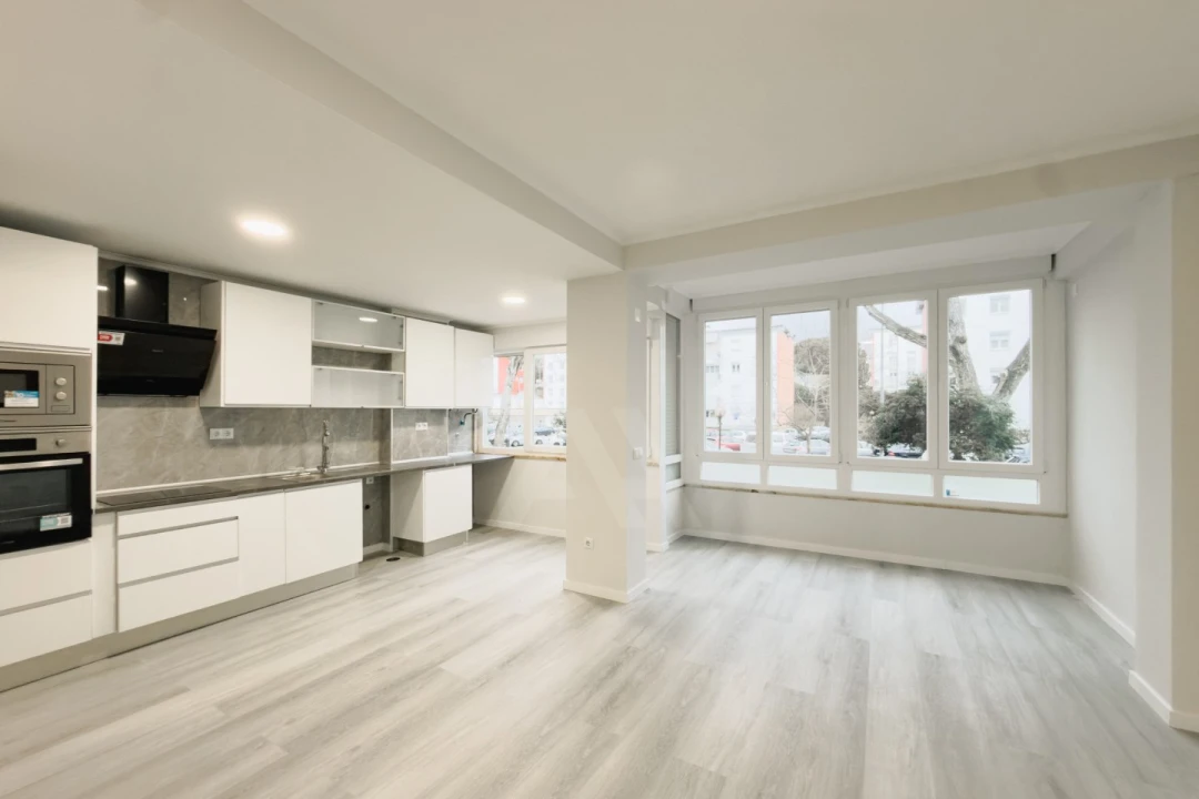 Apartamento T2 para Venda em Oeiras e São Julião da Barra, Paço de Arcos e Caxias Foto 1