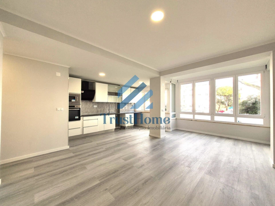 Apartamento T2 para Venda em Oeiras e São Julião da Barra, Paço de Arcos e Caxias Foto 1