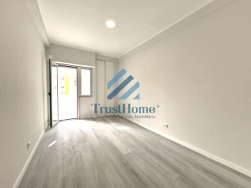 Apartamento T2 para Venda em Oeiras e São Julião da Barra, Paço de Arcos e Caxias