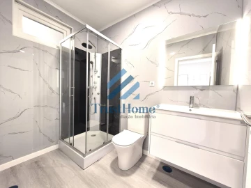Apartamento T2 para Venda em Oeiras e São Julião da Barra, Paço de Arcos e Caxias