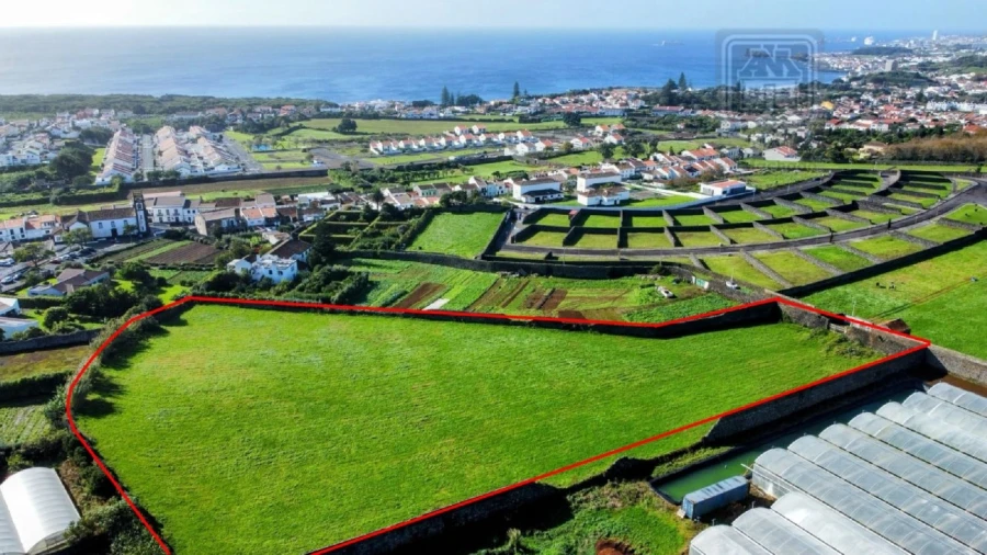 Terreno para Venda em Rosto do Cão (Livramento)