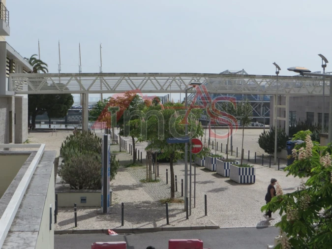 Loja para Arrendamento em Parque das Nações Foto 2