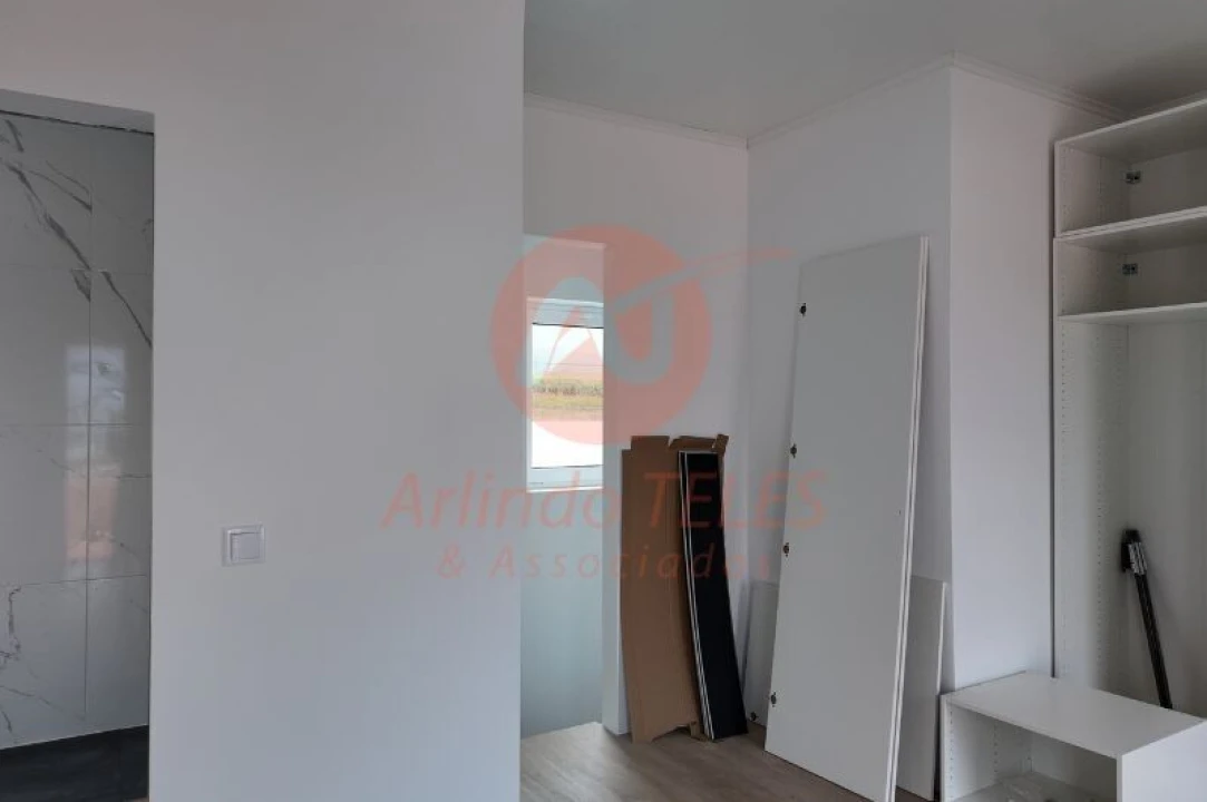 Moradia T3 para Venda em Praia da Vitoria (Santa Cruz) Foto 28