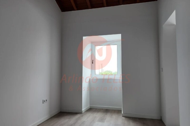 Moradia T3 para Venda em Praia da Vitoria (Santa Cruz) Foto 29