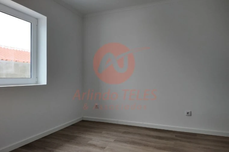 Moradia T3 para Venda em Praia da Vitoria (Santa Cruz) Foto 16