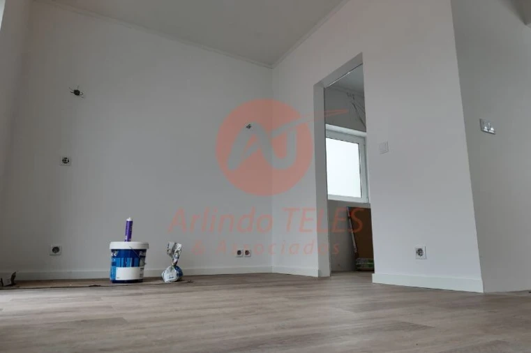 Moradia T3 para Venda em Praia da Vitoria (Santa Cruz) Foto 24