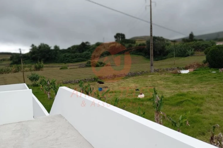 Moradia T3 para Venda em Praia da Vitoria (Santa Cruz) Foto 32