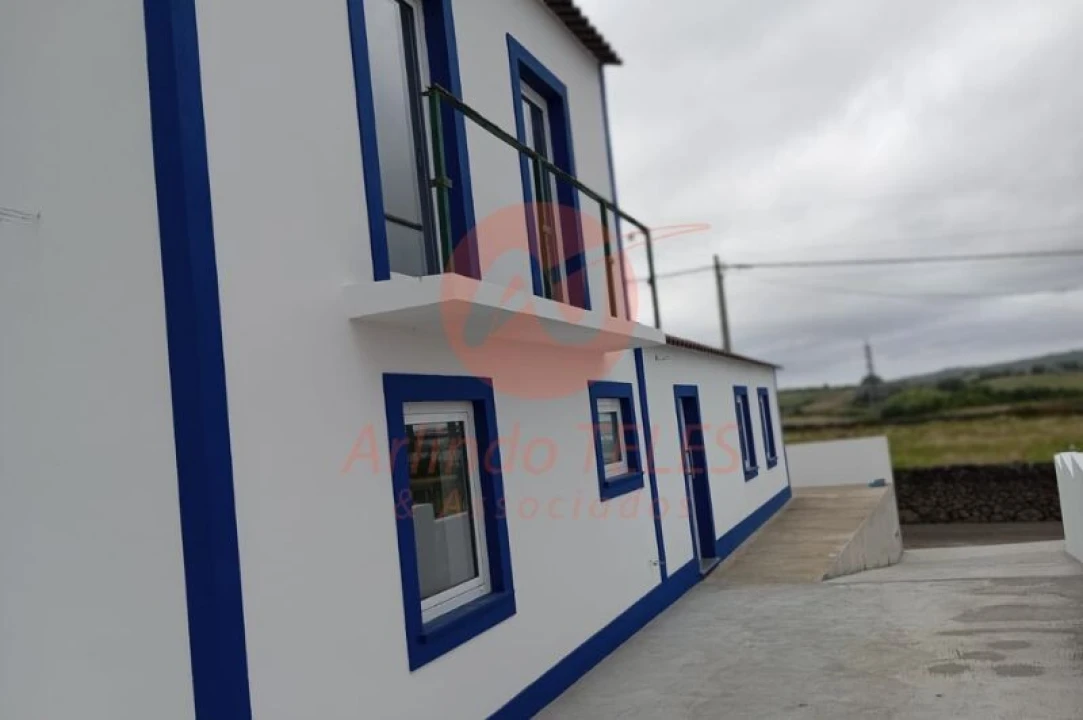 Moradia T3 para Venda em Praia da Vitoria (Santa Cruz) Foto 4