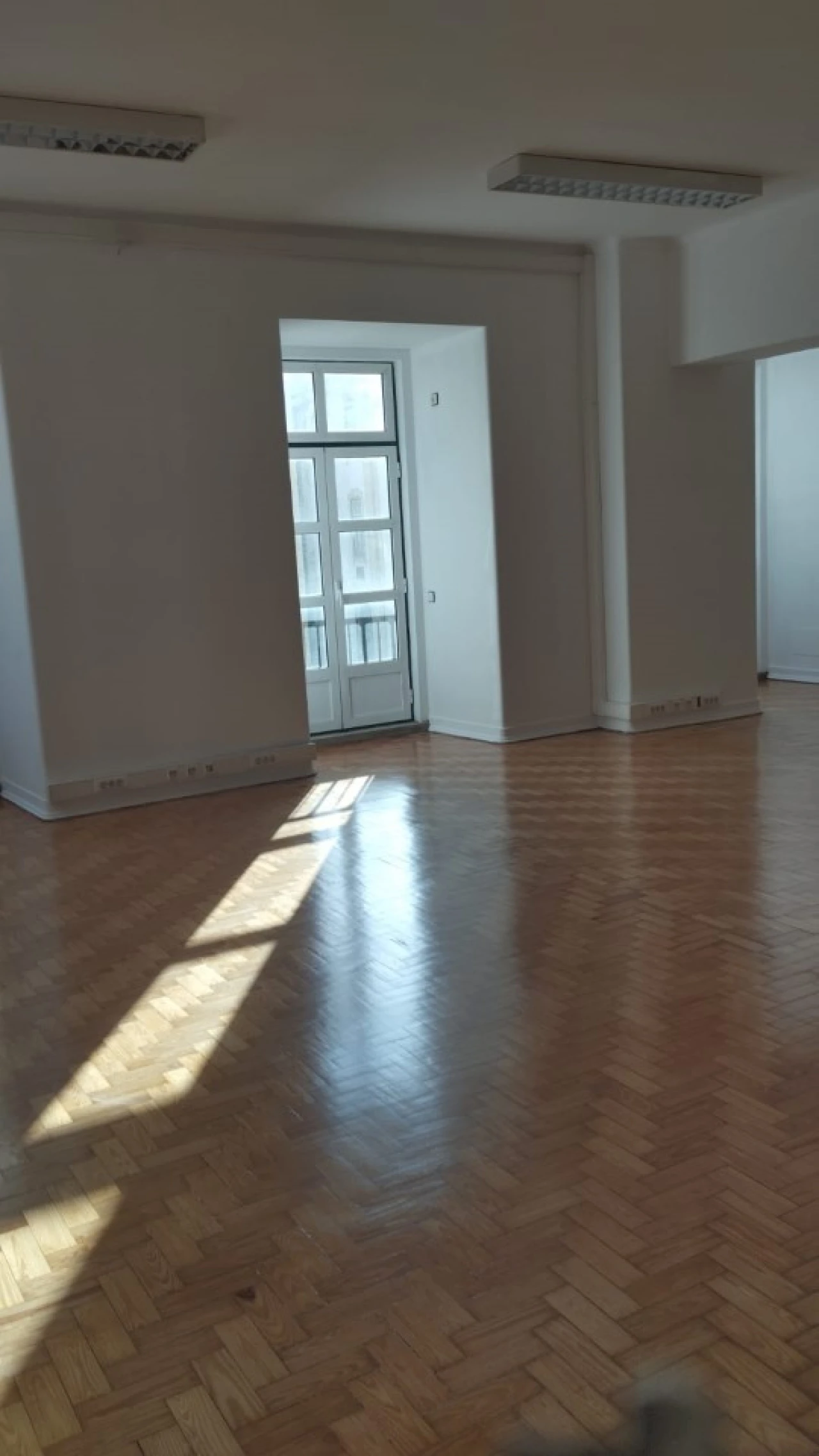 Escritório para Arrendamento em Santa Maria Maior Foto 8