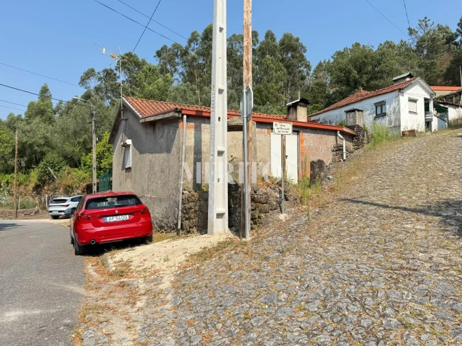 Moradia T2 para Venda em Cossourado Foto 7