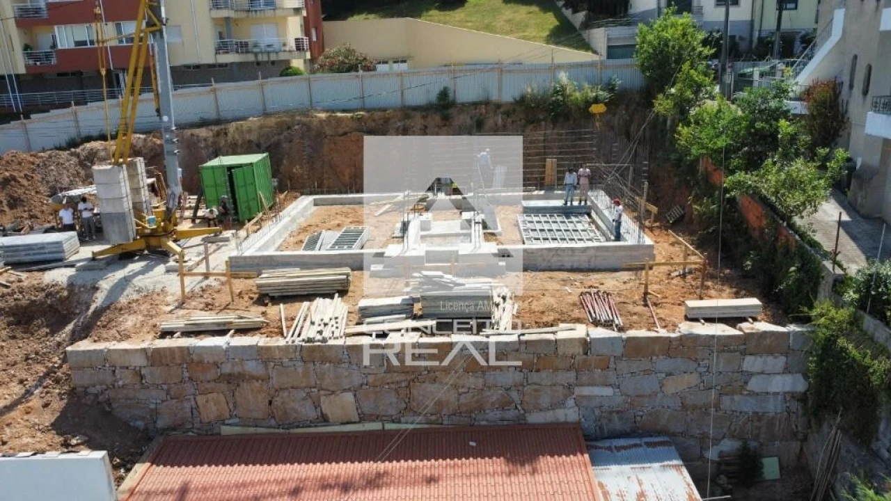 Moradia T4 para Venda em Alfena Foto 12