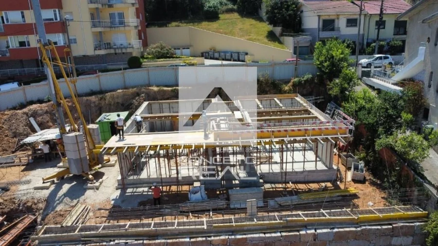 Moradia T4 para Venda em Alfena Foto 10