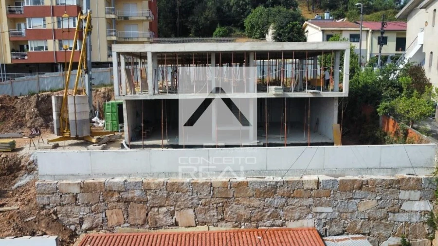 Moradia T4 para Venda em Alfena Foto 11