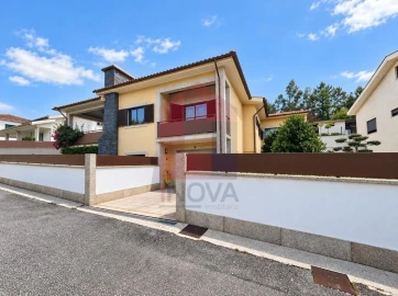 Moradia T3 para Venda em Moure