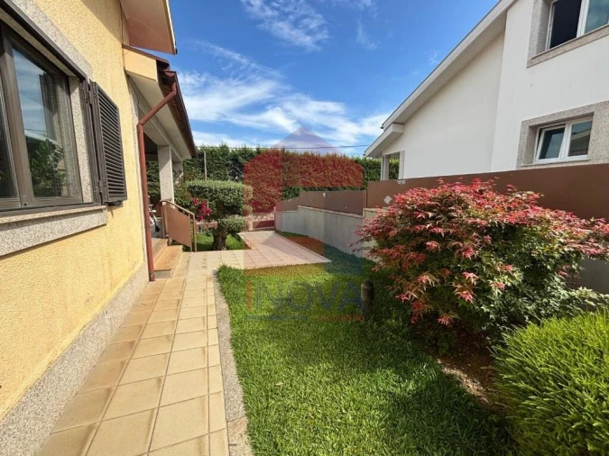 Moradia T3 para Venda em Moure Foto 44